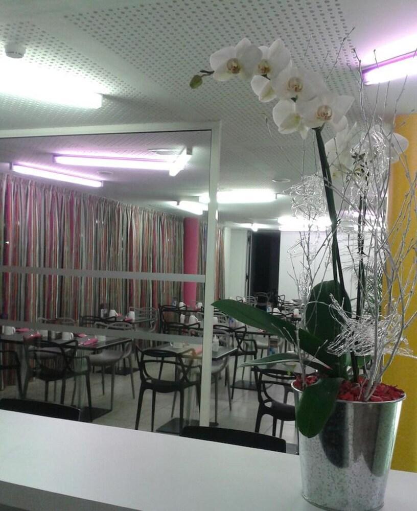Nex Hotel タルブ エクステリア 写真